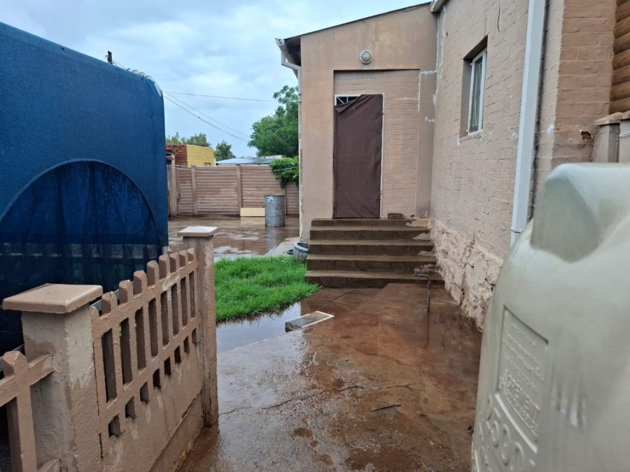 4 Bedroom Property for Sale in Beaconsfield Northern Cape